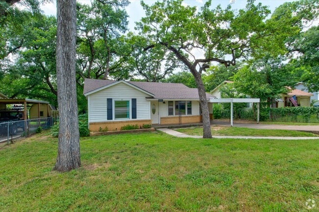 Building Photo - 216 S Roberts Cut Off Rd Rental