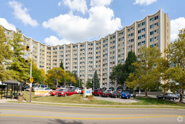 The Lakewoods Apartments - The Lakewoods Apartments