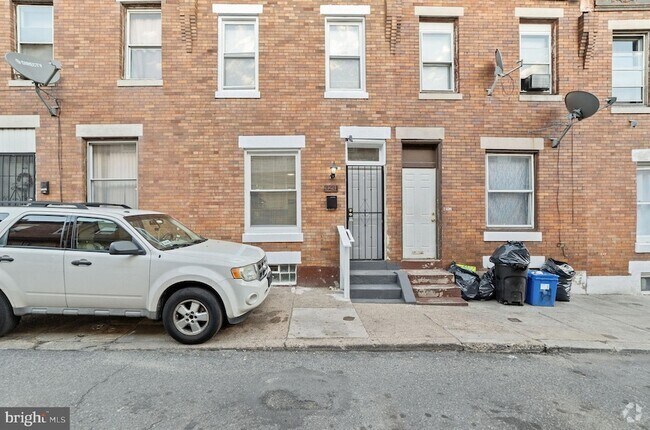 Building Photo - 3231 Hope St Rental
