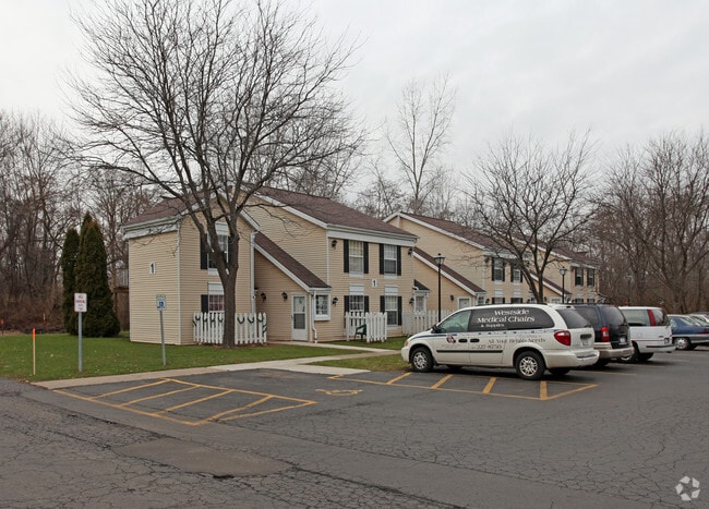 Building Photo - Wellington Woods Rental