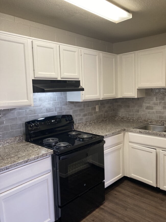 2BR, 1BA - 670SF - Tigua Village- Income Restricted Rental