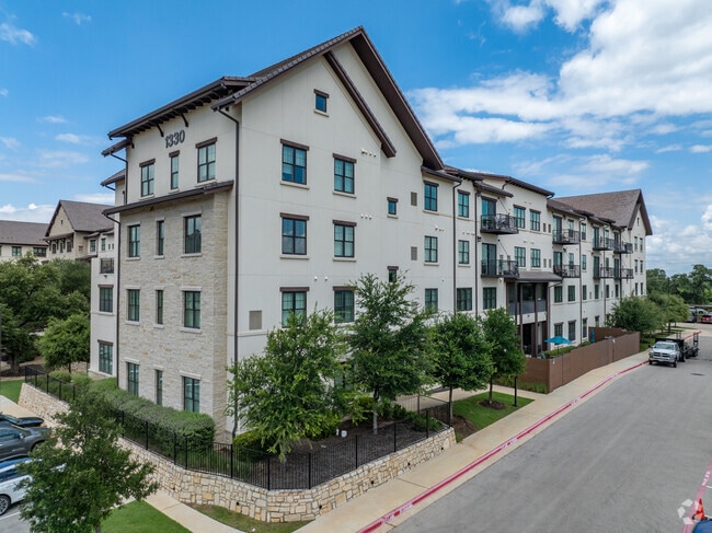 Primary Photo - Grand Living at Georgetown