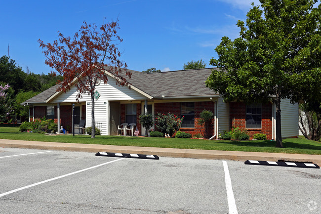 Photo - Senior Residence of Edmond Apartments