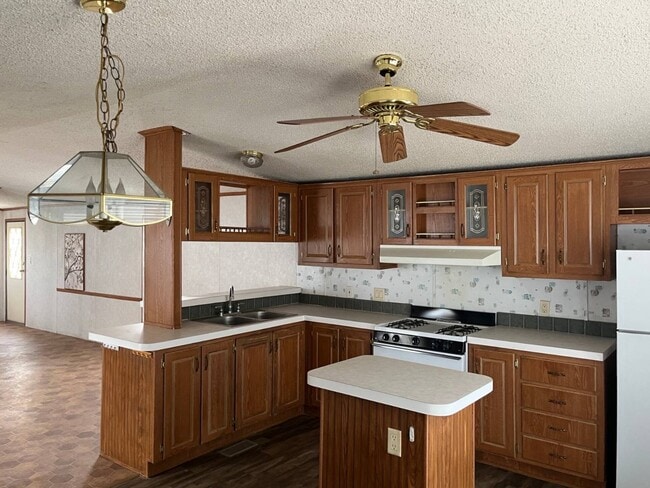 Building Photo - 3400 S 4th Ave