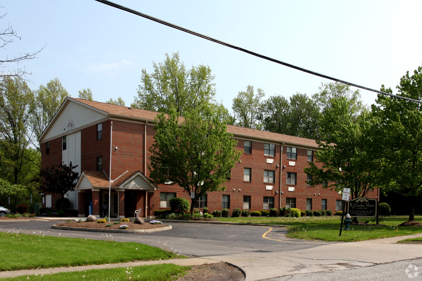 Photo - R J Gordon Manor Apartments