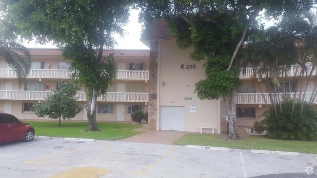 Building Photo - Village Green II Rental