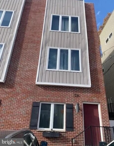 Photo - 336 Leverington Ave Townhome