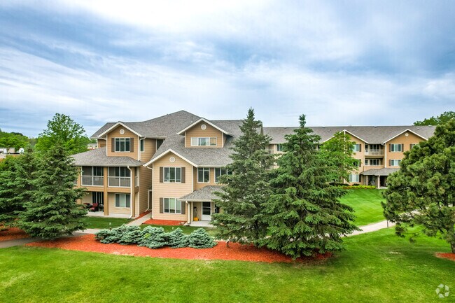 The Lodge at White Bear Apartments - White Bear Lake, Minnesota - 9