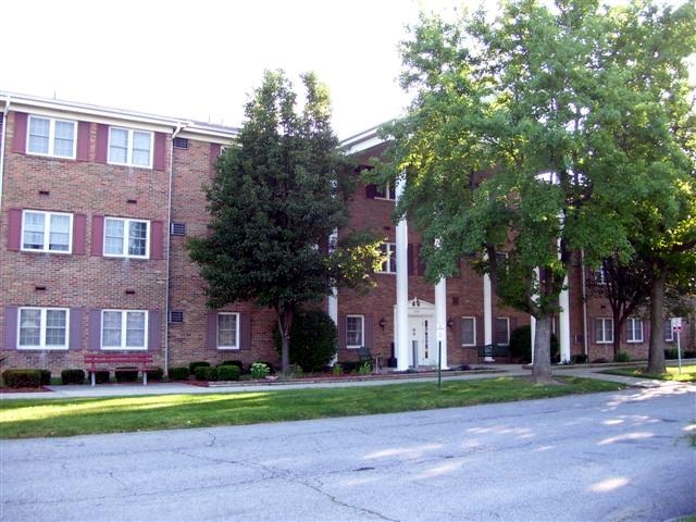 Front Entrance - Castleton Gardens Apartments