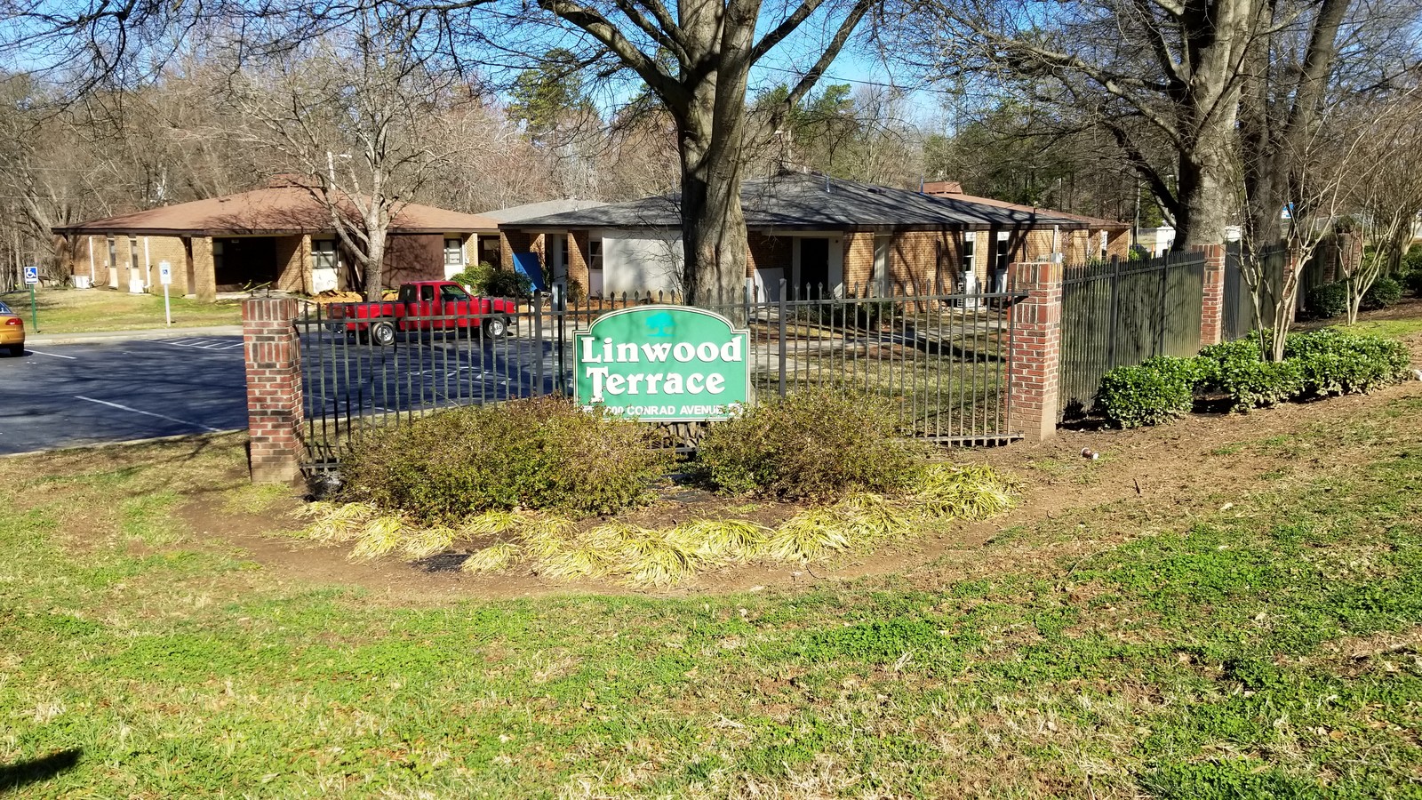 Linwood Terrace - Linwood Terrace Apartments