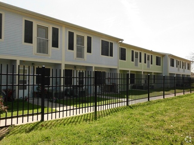 Building Photo - Oak Springs Villas Apartment