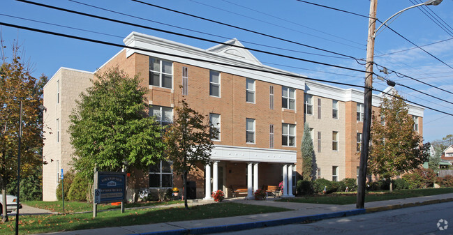 Primary Photo - Grand View Apartments