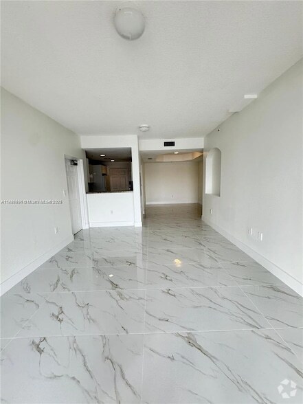 Building Photo - 6360 NW 114th Ave Rental