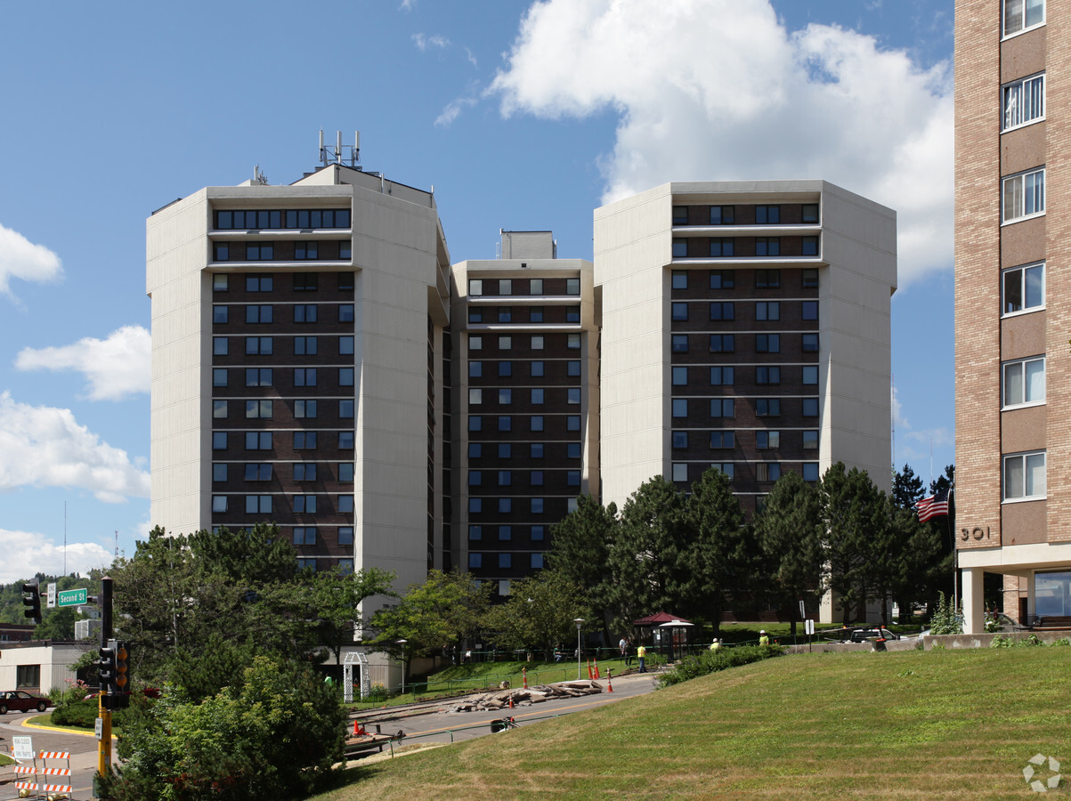 Photo - Tri-Towers Apartments