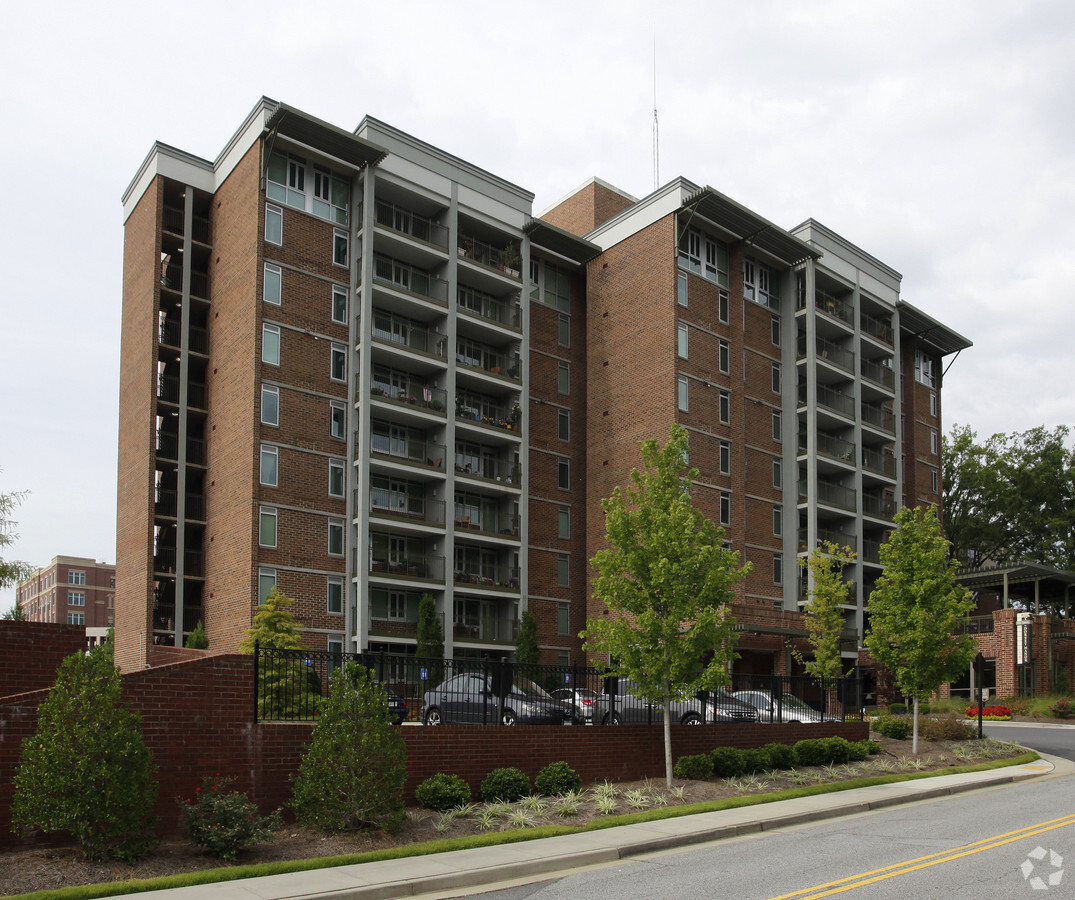 The Tower at Dorsey Manor: 62+ - The Tower at Dorsey Manor: 62+ Apartments