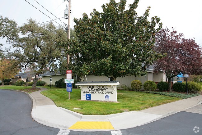 Building Photo - Oak Ridge Apartments