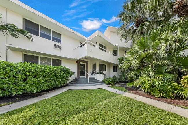 Building Photo - 10190 Collins Ave Rental