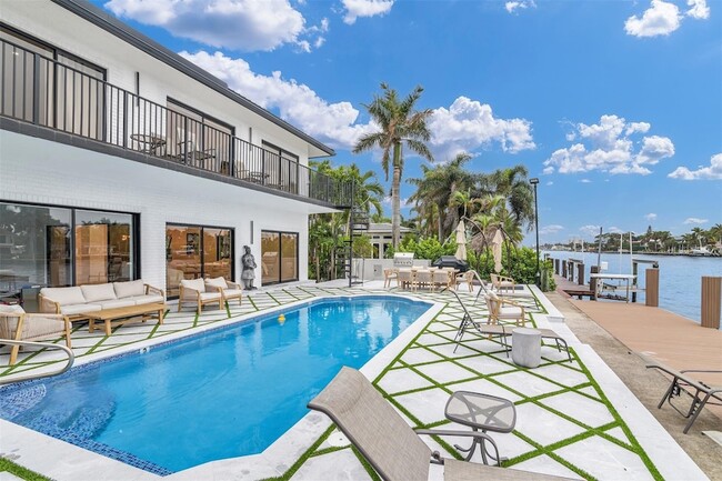 Photo - 319 S Riverside Dr Rental