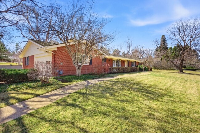 Building Photo - 2050 Cherryville Rd