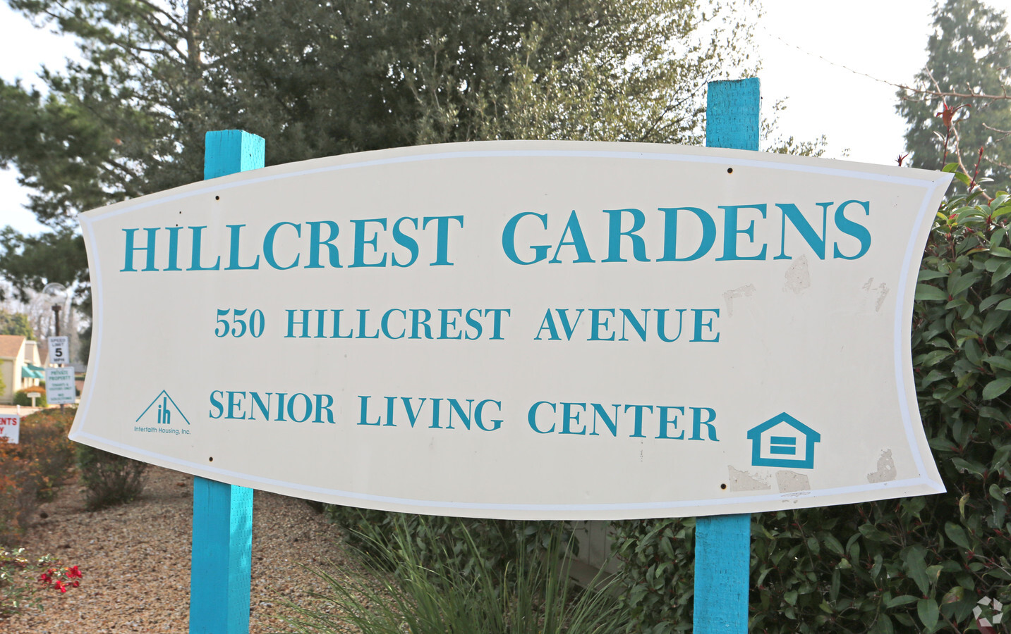 Photo - Hillcrest Gardens Apartments