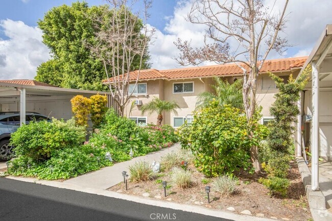 Building Photo - 2296 Via Puerta Rental