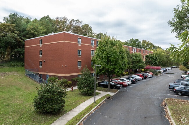 Primary Photo - Coles Landing
