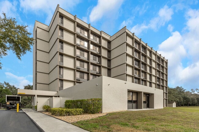 Silvertree Tampa - Silvertree Tampa Apartments