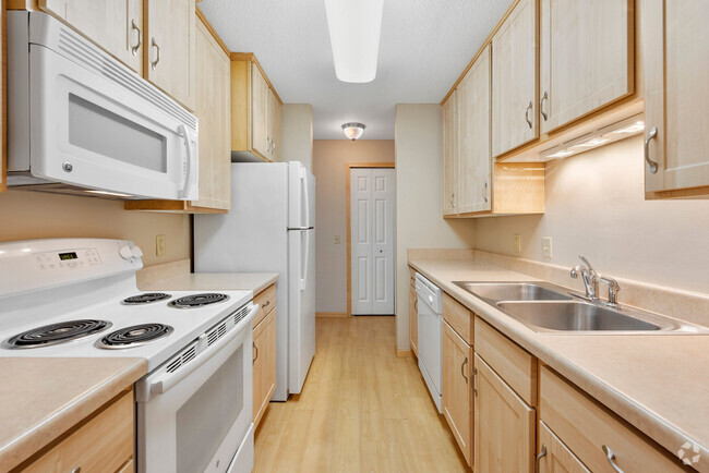 Building Photo - Forest Place Apartments