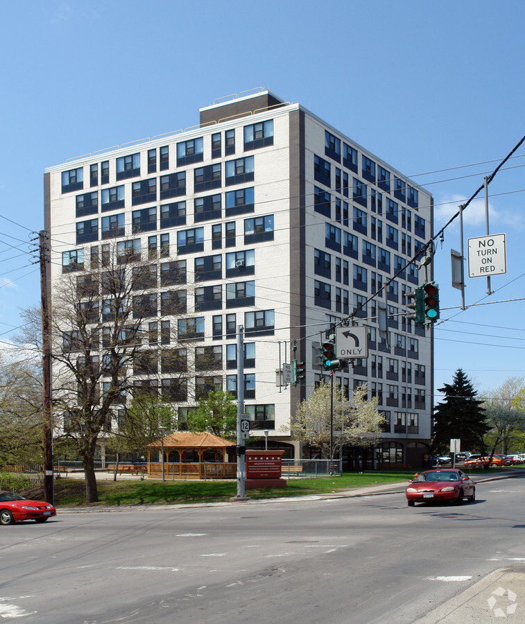 Hilltop Towers - Hilltop Towers Apartments