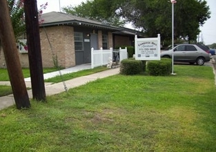 Building Photo - Hillwood Rental