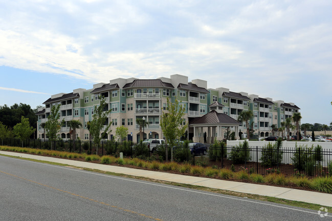 Fairfield Manor - Fairfield Manor Apartments