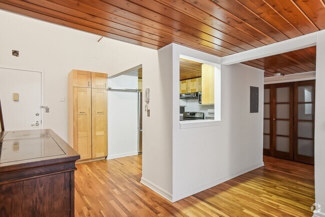 Building Photo - 205 10th St Rental