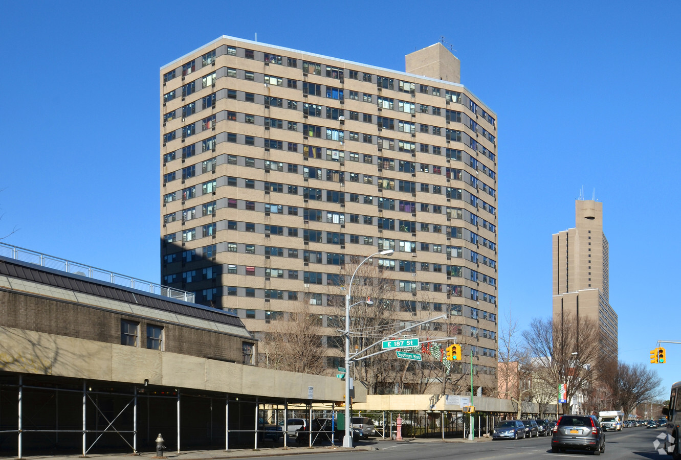 Photo - Kelly Towers Apartments