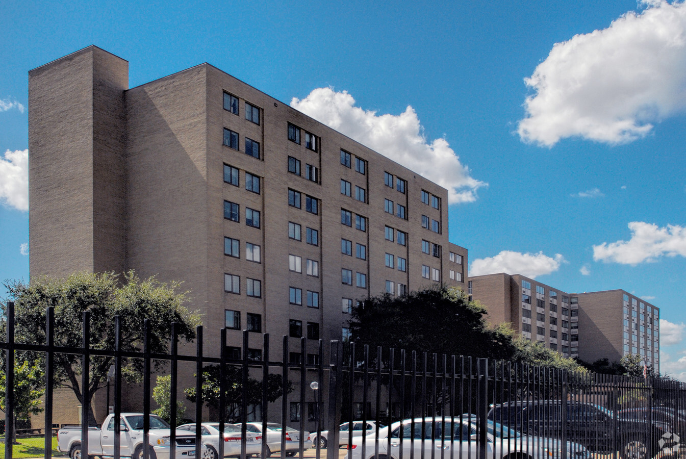 Photo - Goldberg B'nai B'rith Towers Apartments