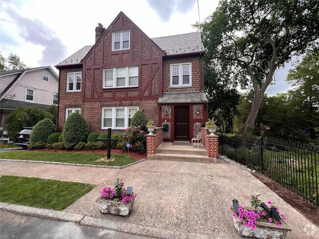 Building Photo - 376 Hayward Ave Rental