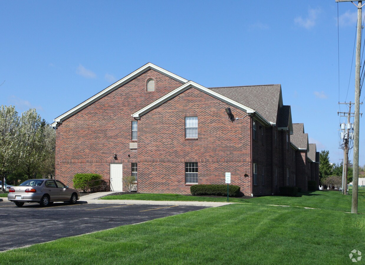 Grovewood Place I & II Apartments Grove City, Ohio 0 unit available