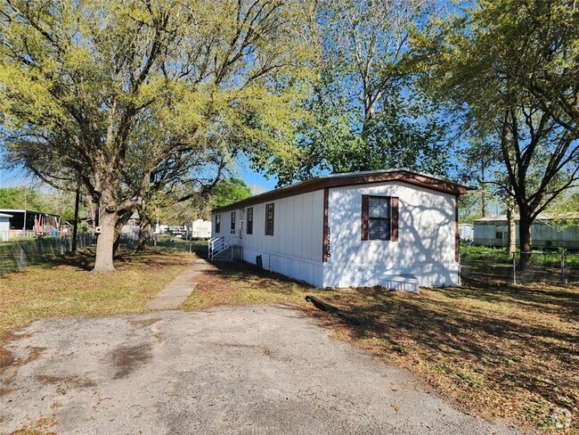 Building Photo - 17118 Choctaw Dr Rental