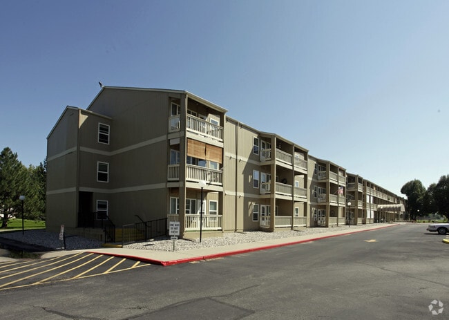 Primary Photo - Oakbrook I Manor Rental