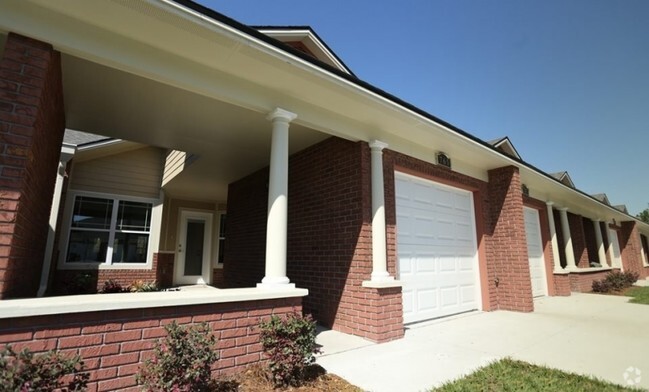 Beautiful and spacious senior villas - Grace Manor at Hunters Creek Rental