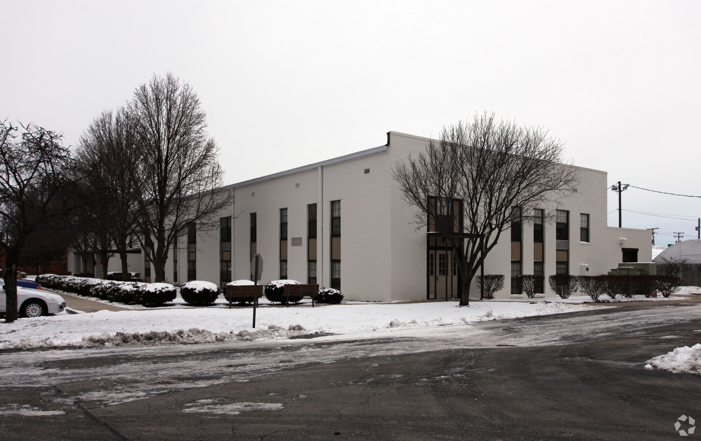 Charles Meadow - Charles Meadow Apartments