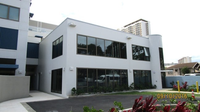Building Photo - Kalakaua Gardens