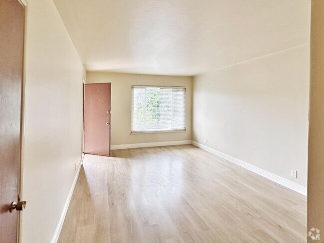 Building Photo - 100 Reed Blvd Rental