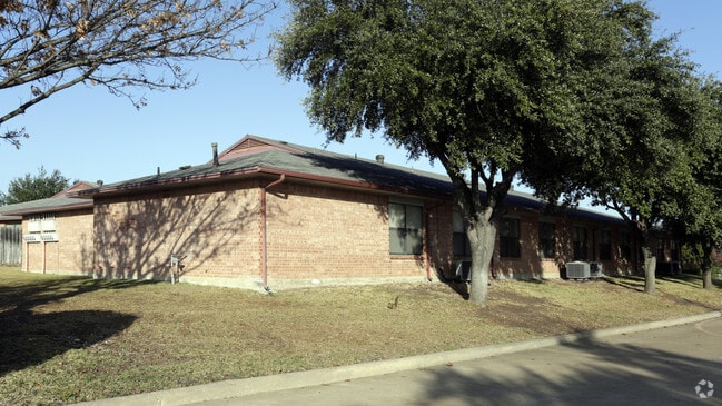 Photo - Sunray Community Apartments