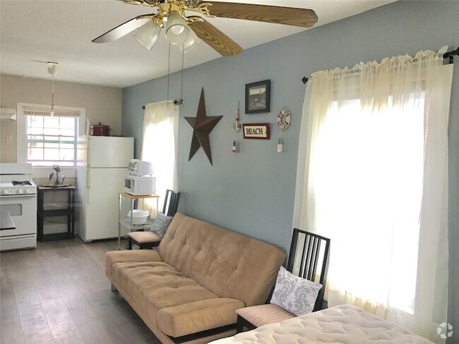 Building Photo - 4025 Avenue R Rental
