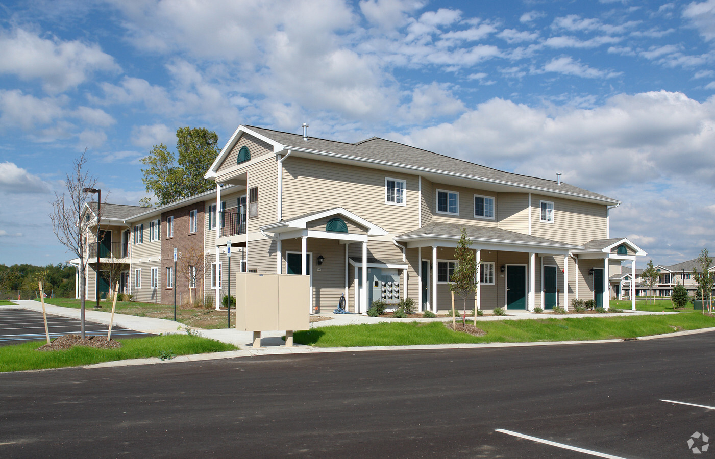 Hawk's Ridge Senior/Family Apartments - Hawk's Ridge Senior/Family Apartments