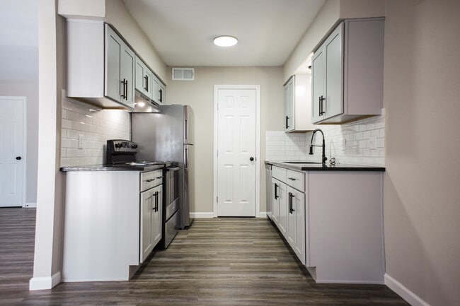 Building Photo - Win at Brady Rental