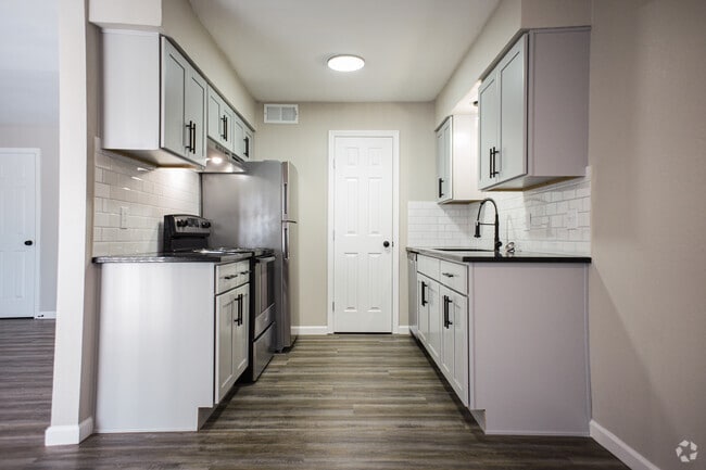 Building Photo - Win at Brady Rental