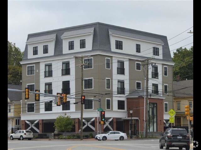 Building Photo - 2 Silver St Rental