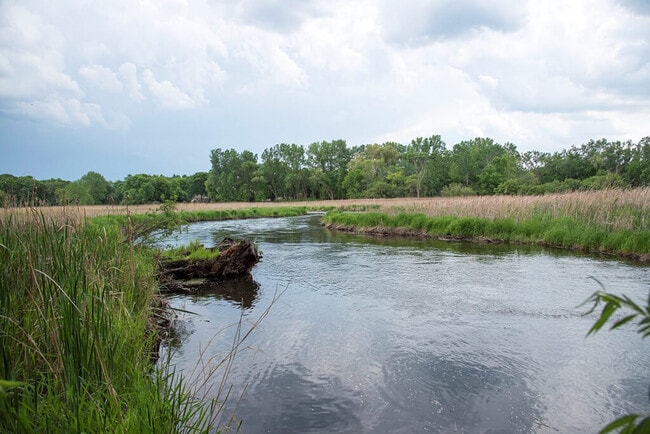 Building Photo - Overlook on the Creek