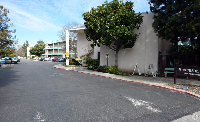 Building Photo - Stevenson House Rental